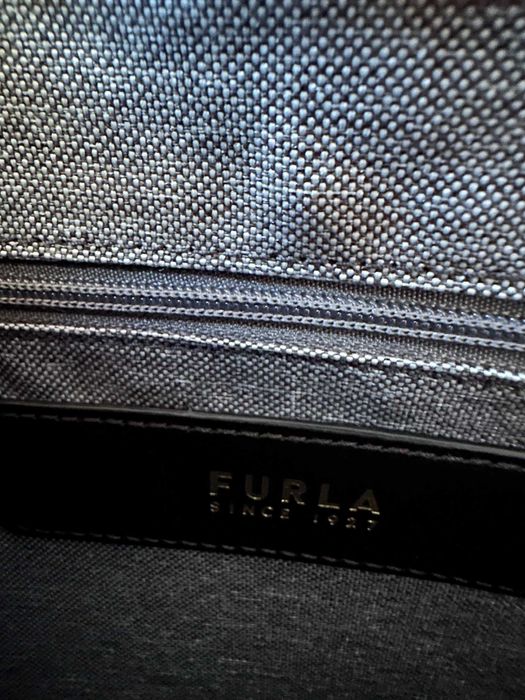 Продавам дамска чанта Furla Alissa Tote Bag