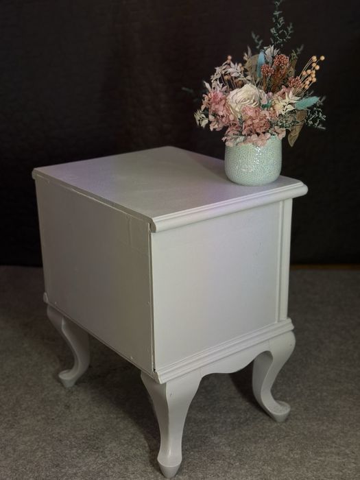 Noptiera vintage din lemn, reconditionata