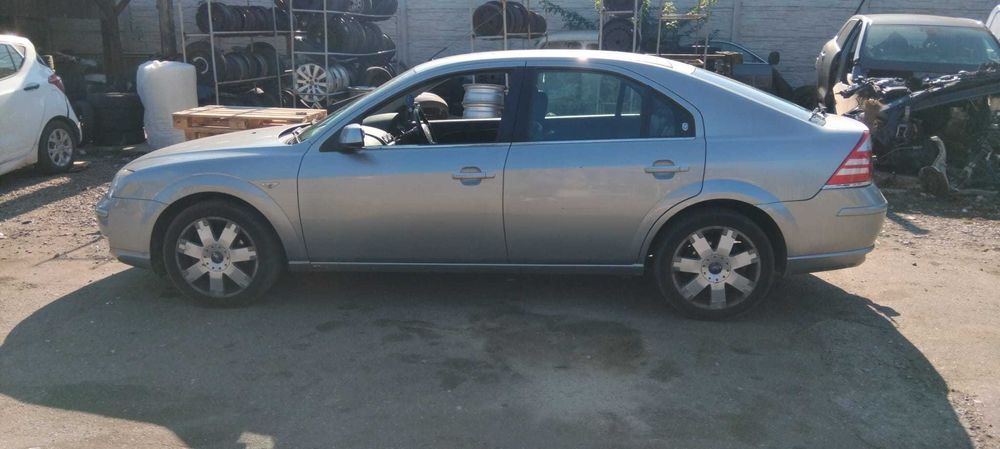 Dezmembrez Ford Mondeo MK3  GHIA 2.0 TDCi an 2006