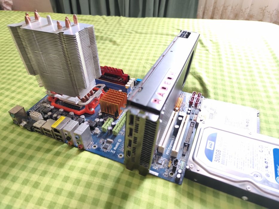 Kit AMD Retro Gaming - Phenom II X4 | Vega 56 8GB | 4GB RAM | Ready for Win 10/7
