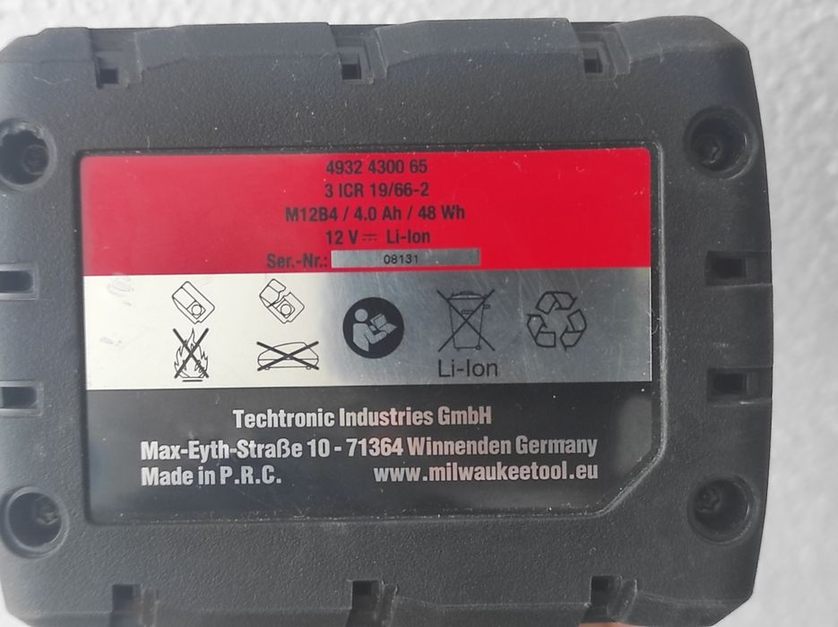 2 Acumulatori noi milwaukee m12 4ah