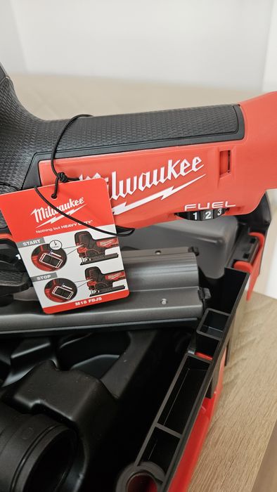 Pendular m18 milwaukee model destinat pietei de America