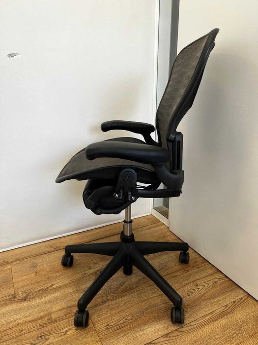 Refurbished Herman Miller Aeron Tuxedo