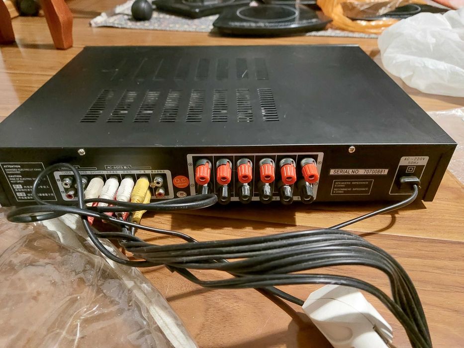 Усилитель звука, колонки Sharp. Для домашнего кинотеатра