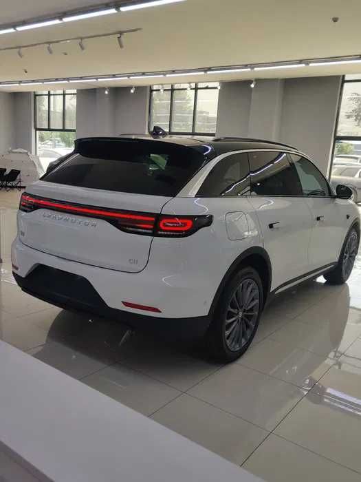 Leapmotor C11 gibrid 2025 smart