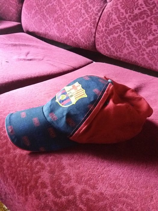 Продавам детска шапка