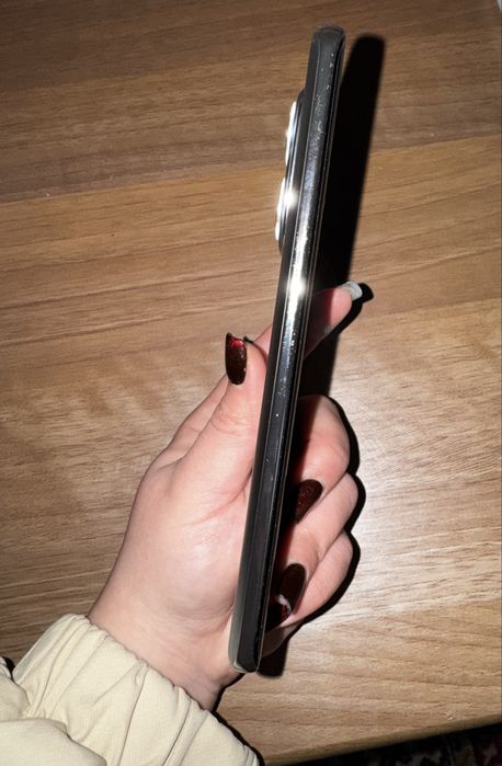 Продается телефон Poco x7