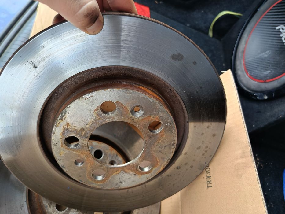 Накладки Brembo и дискове 288mm за голф 4