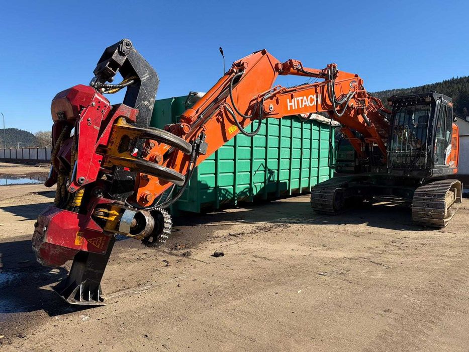 Excavator Hitachi 225USLC-7 + Procesor WOODY WH60-1
