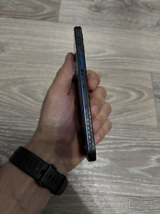 Iphone 12 64 ГБ не вскрывался АКБ 75%