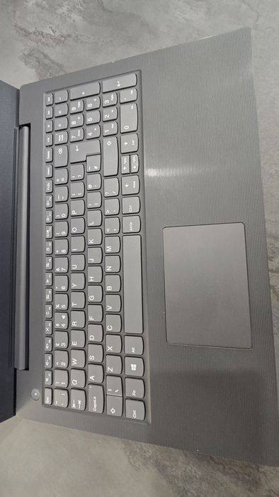 Laptop Lenovo i3 gen7 8 gb ram ssd M2 256+hdd 1Tb