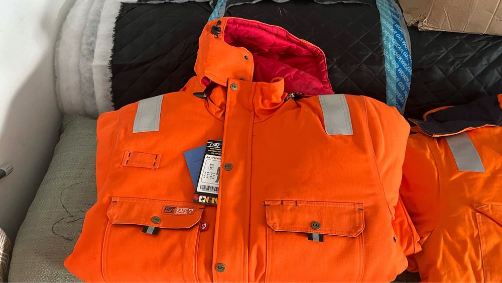 Куртка S размер, қысқы(зимный)