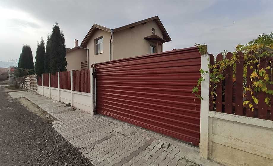 Garduri din panouri stil jaluzele, sipca metalica, tabla, plasa si BCA