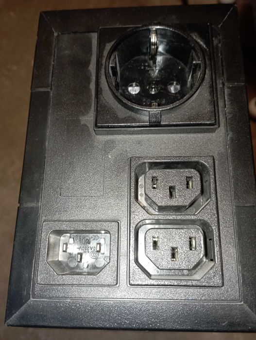 UPS EATON 360W С вградена батерия.