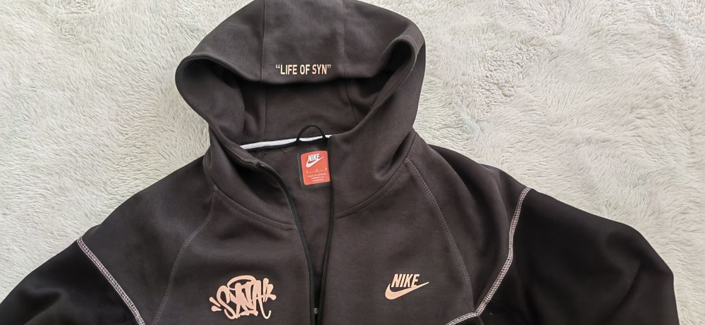 Nike tech fleece размер M