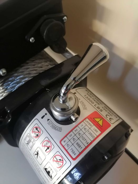 Лебедка 13 500 LBS.  С дистанционно управление 12 месеца гаранция