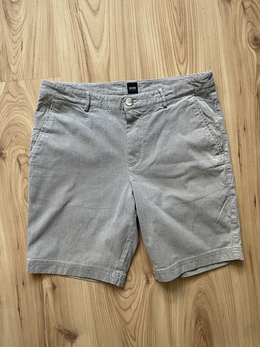 HUGO BOSS / мъжки къс панталон W30