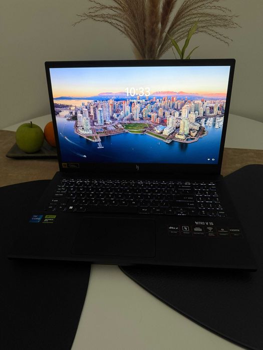 Laptop Gaming Acer Nitro V 15 i7-13620H, RTX 4060 8GB, 16GB DDR5, 144Hz