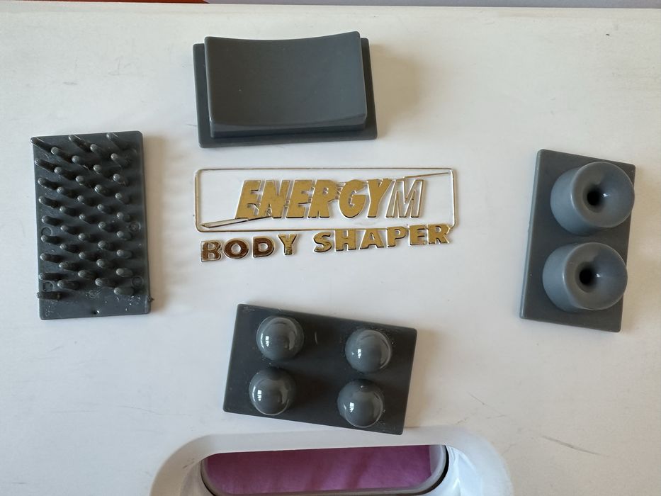 Продавам електрически масажор за тяло с 4бр. приставки