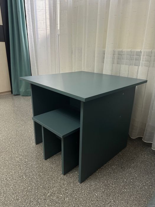 Продам детский стол и стул