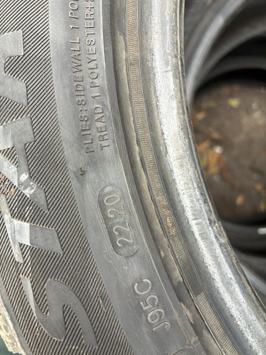 Продам шины 215/55R17 зима