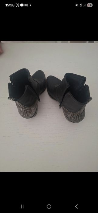 Ghete cu fermoar pe o parte Dama..