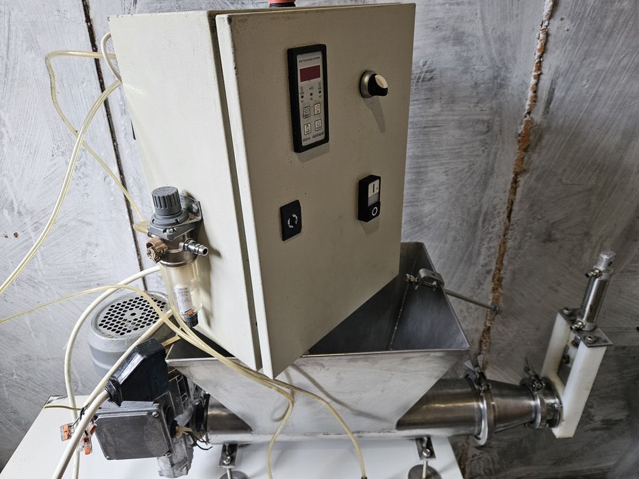 Тестоделител шнеков