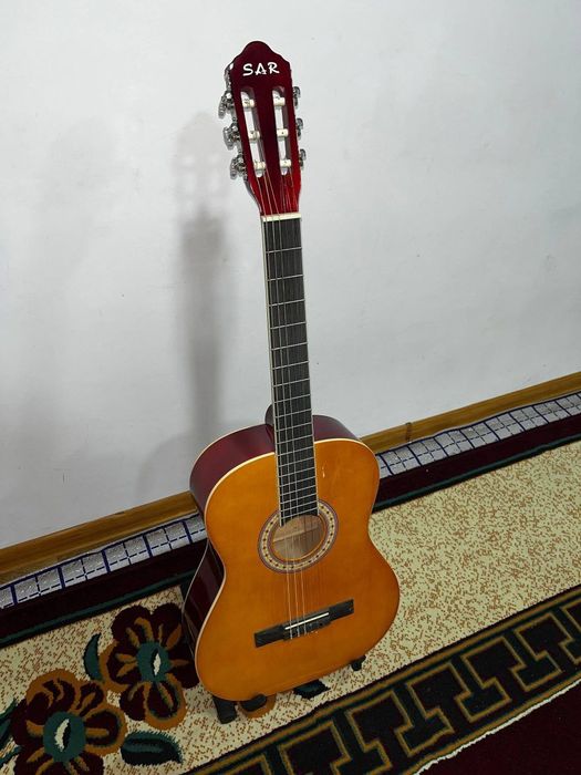 Гитара классическая.