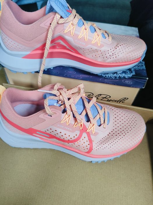 Дамски маратонки Nike