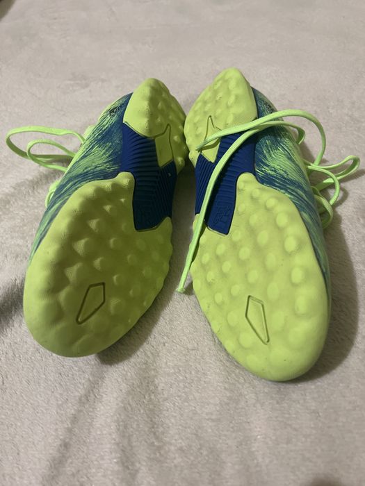 Adidasi de fotbal marimea 36