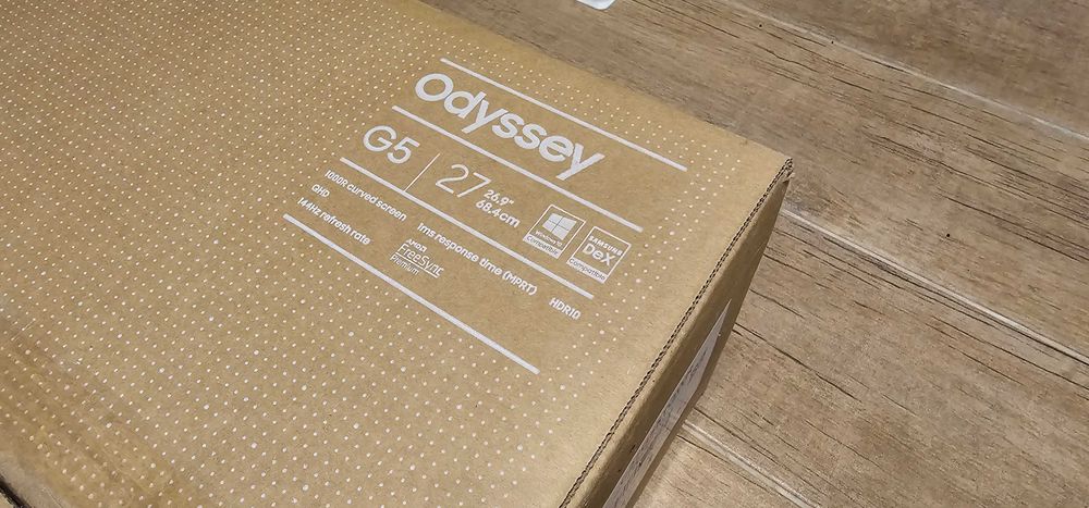 Геймърски монитор Samsung G5 27" извит 144Hz