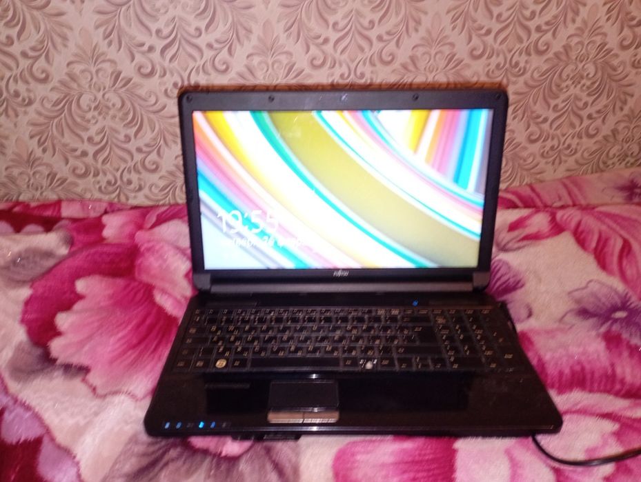 Прадам нодбук Fujitsu