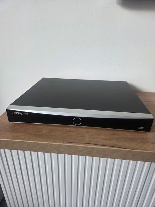 Продам Видеорегистратор Hikvision