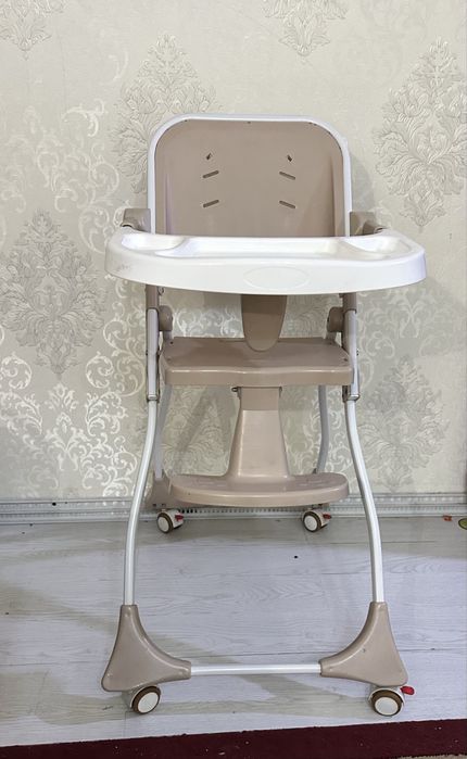 Детский столик в отличном состоянии