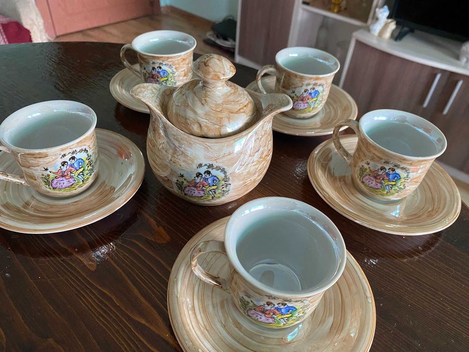 Порцеланов сервиз