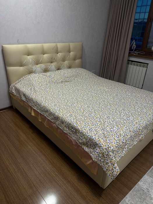 Кровать для спальни