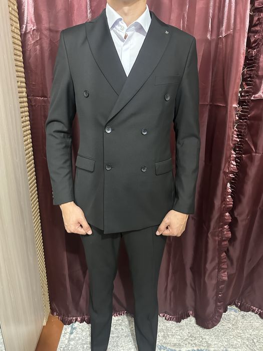 Костьюм мужской,размер 6 рост 50