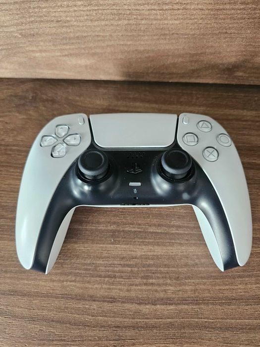 PS5 Fat + Clair Obscur