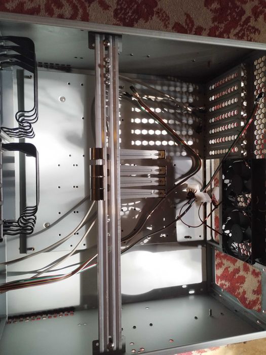 Серверный корпус Delux