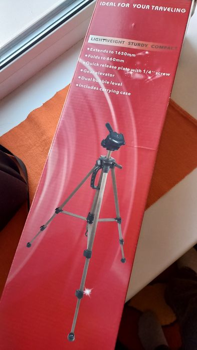 Фотоаппарат Canon 77D + дополнение