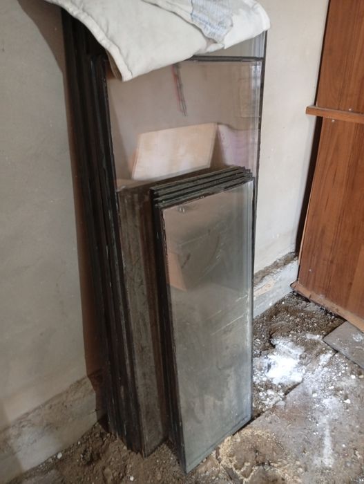 Продам стекла на пластиковые окна.