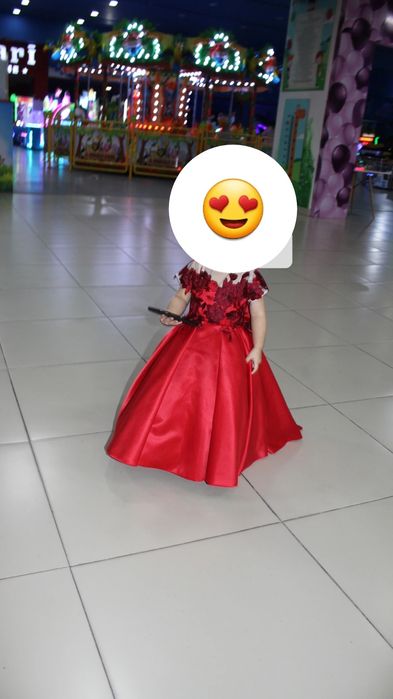 Красное шикарное платье