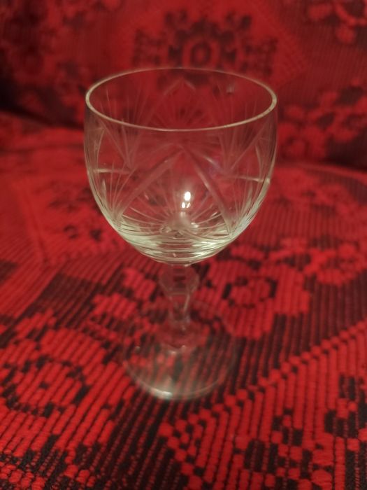 Нов комплект стъклени чаши за ракия