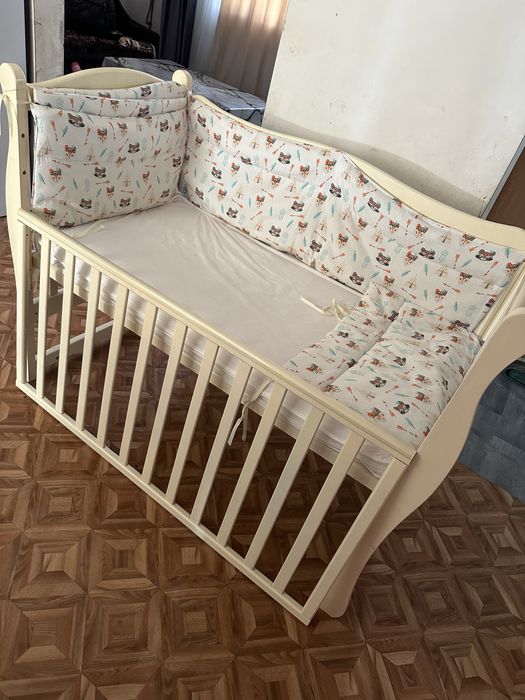 Продам манеж в хорошем состояний