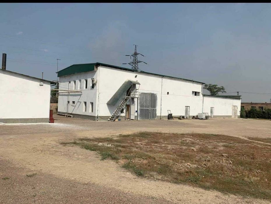 Продаётся 5 000 м² производственный цех.