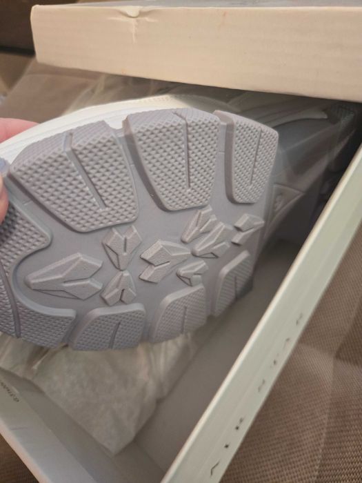 Нови маратонки 39