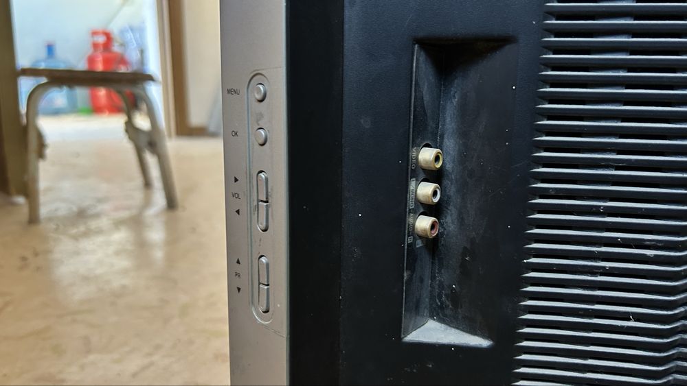 Цветной телевизор LG