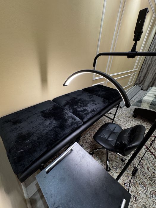 Продам кушетку для мастеров .