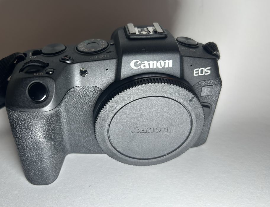 Фотоапарат Canon RP в перфектно съатояние, Много запазен