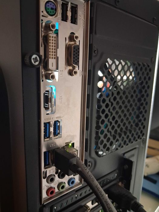 Обновен Геймърски Компютър + Монитор - Готов за игра и училище